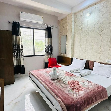 Hotel Kanha Palace อุจเจน ภายนอก รูปภาพ